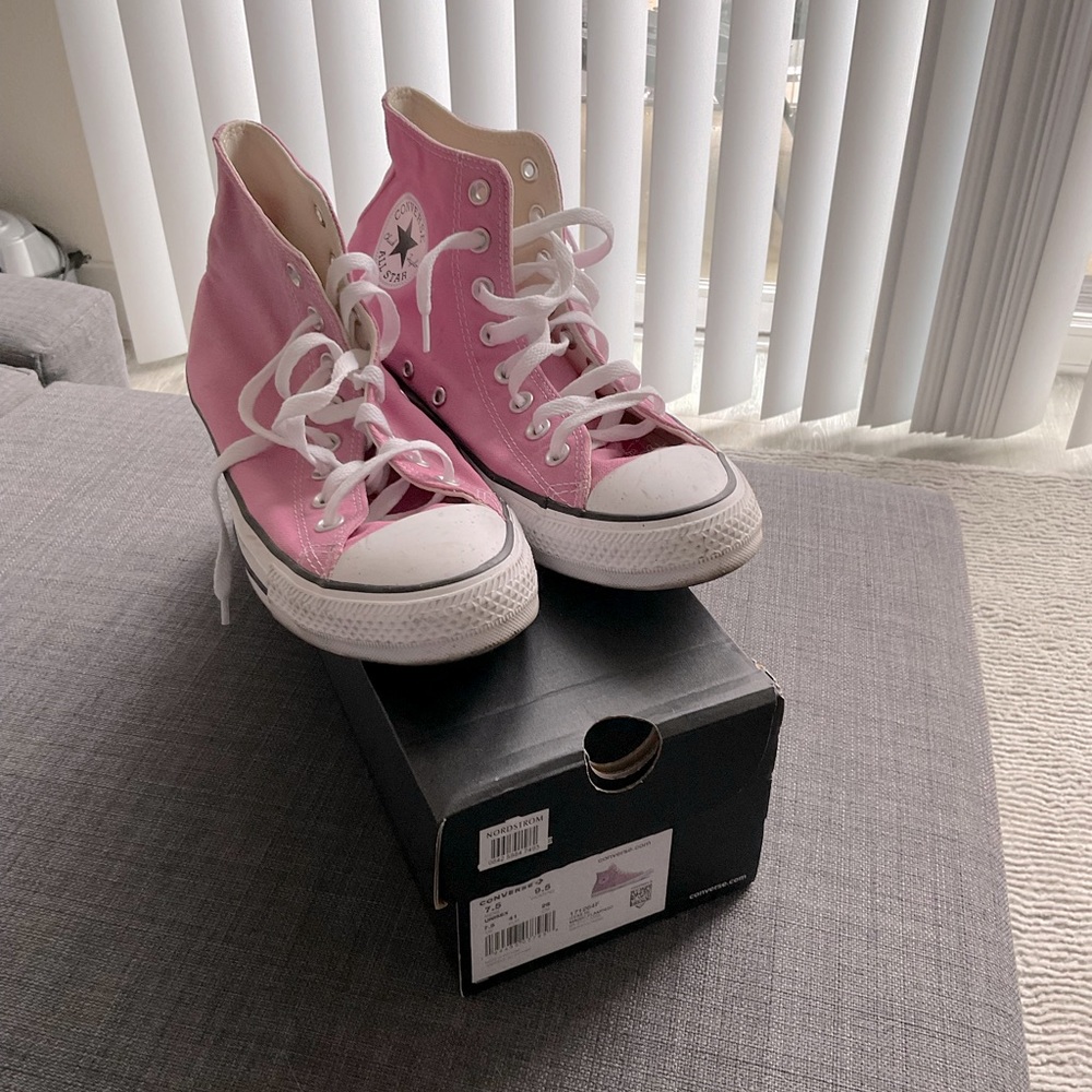 Converse high tops in magic flamingo Pink women’s 9.5 / mens 7.5
